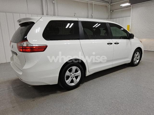 Photo 7 of 2016 TOYOTA SIENNA (VIN 5TDZK3DC3GS710587)