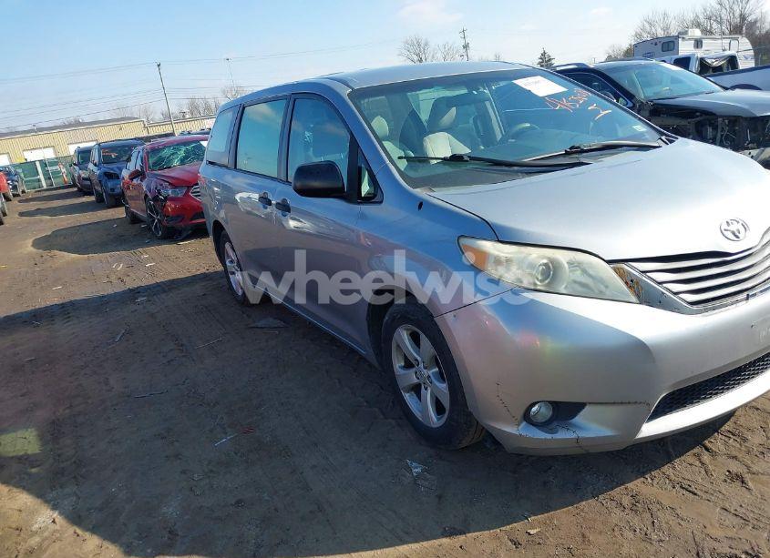 2011 Toyota Sienna BASE V6 (VIN 5TDZK3DC4BS022350) main photo