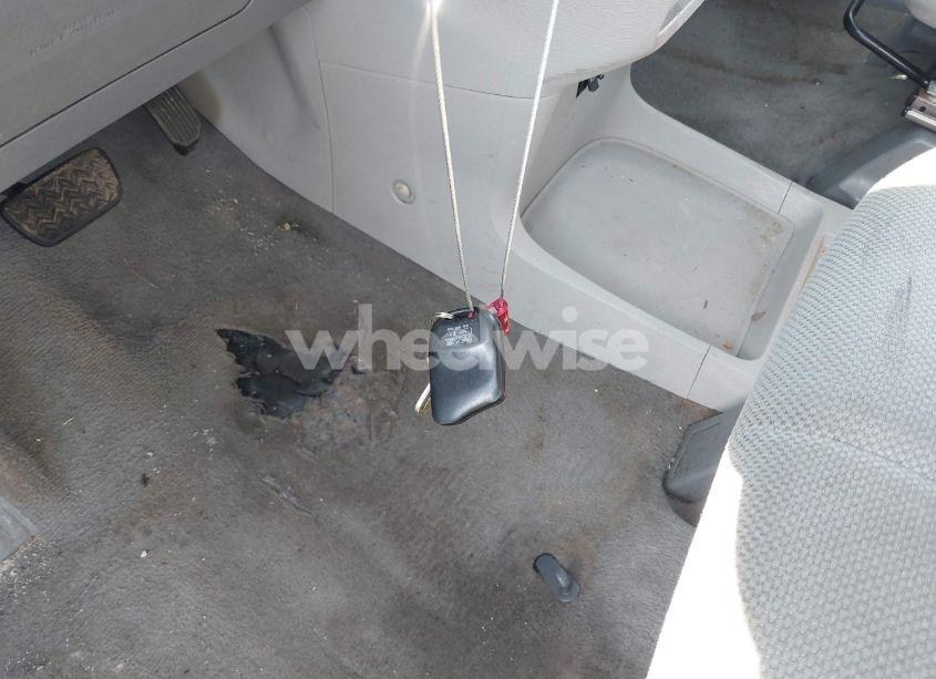 Photo 11 of 2011 Toyota Sienna BASE V6 (VIN 5TDZK3DC4BS022350)