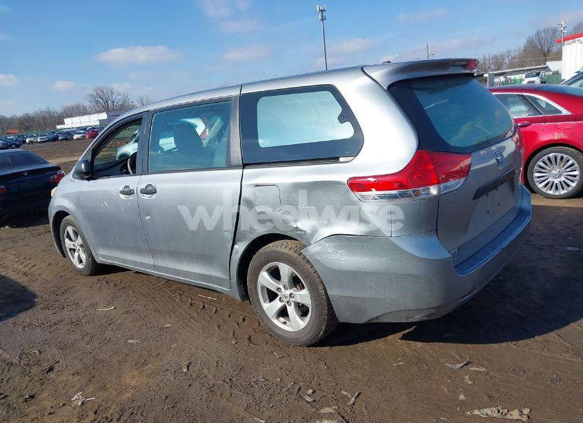 Photo 14 of 2011 Toyota Sienna BASE V6 (VIN 5TDZK3DC4BS022350)