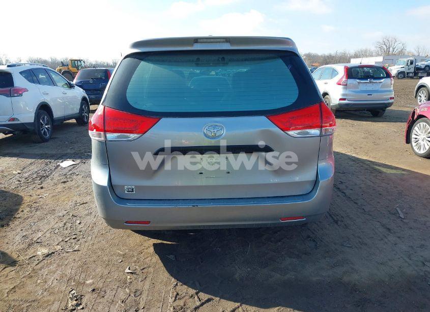 Photo 16 of 2011 Toyota Sienna BASE V6 (VIN 5TDZK3DC4BS022350)