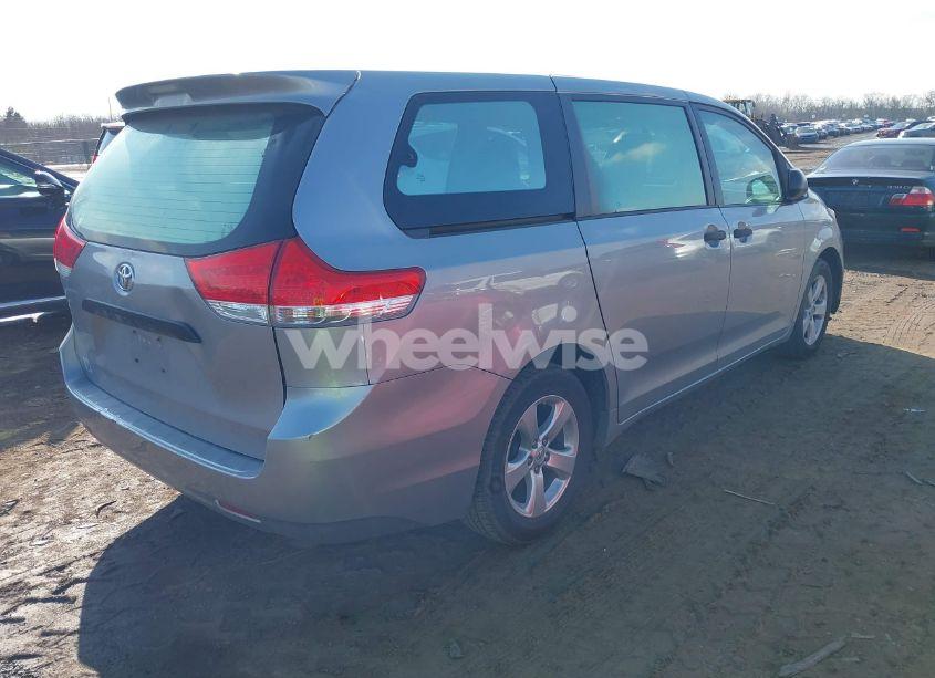 Photo 4 of 2011 Toyota Sienna BASE V6 (VIN 5TDZK3DC4BS022350)