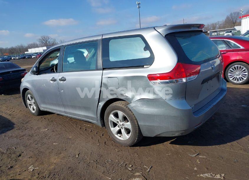 Photo 6 of 2011 Toyota Sienna BASE V6 (VIN 5TDZK3DC4BS022350)