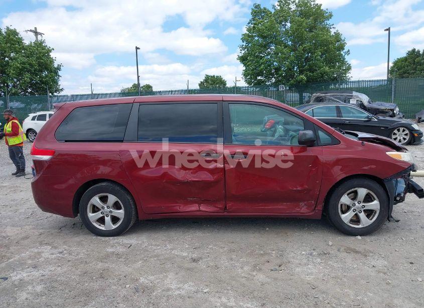 Photo 14 of 2014 Toyota Sienna L V6 7 PASSENGER (VIN 5TDZK3DC4ES406178)