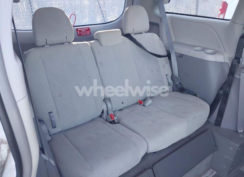 Photo 8 of 2014 Toyota Sienna L V6 7 PASSENGER (VIN 5TDZK3DC4ES441934)