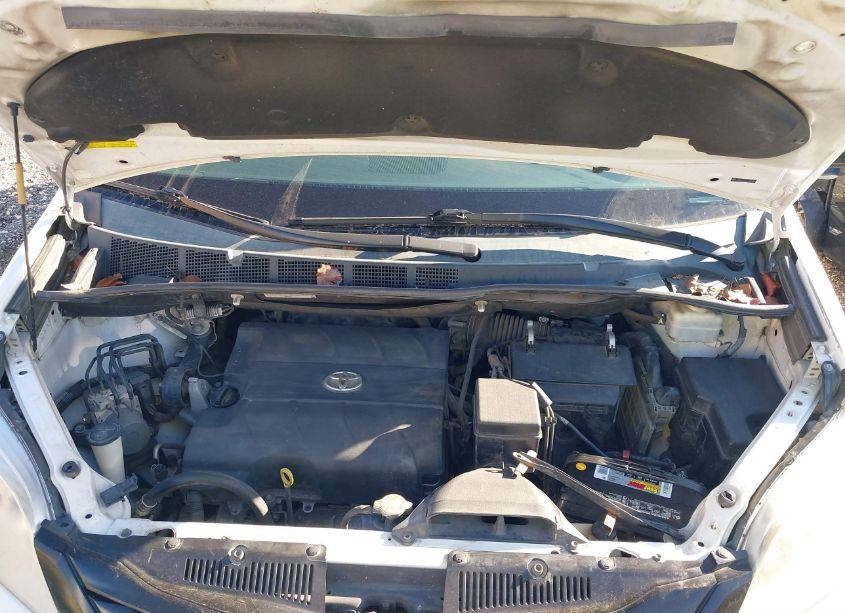 Photo 10 of 2014 Toyota Sienna L V6 7 PASSENGER (VIN 5TDZK3DC4ES467966)