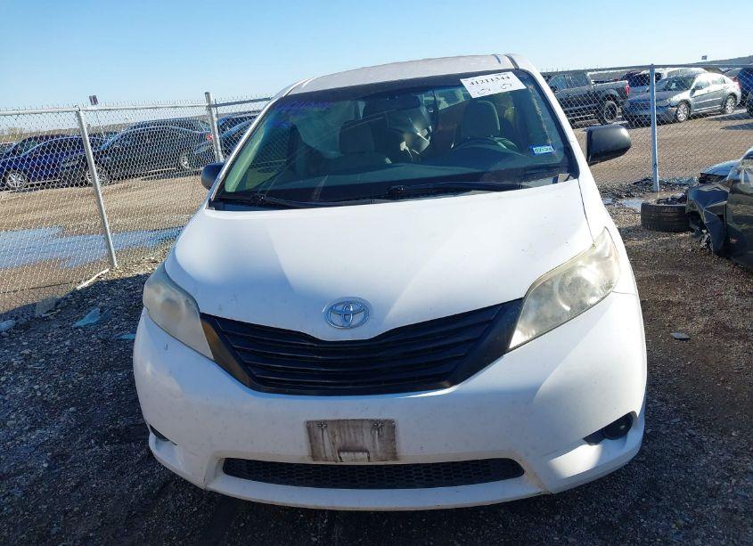 Photo 13 of 2014 Toyota Sienna L V6 7 PASSENGER (VIN 5TDZK3DC4ES467966)