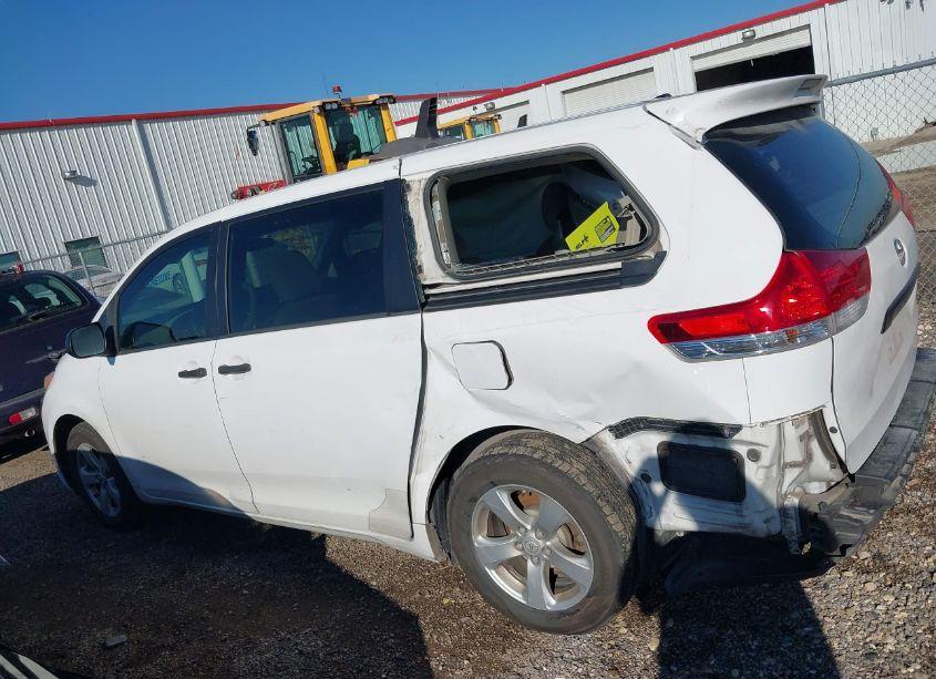 Photo 15 of 2014 Toyota Sienna L V6 7 PASSENGER (VIN 5TDZK3DC4ES467966)