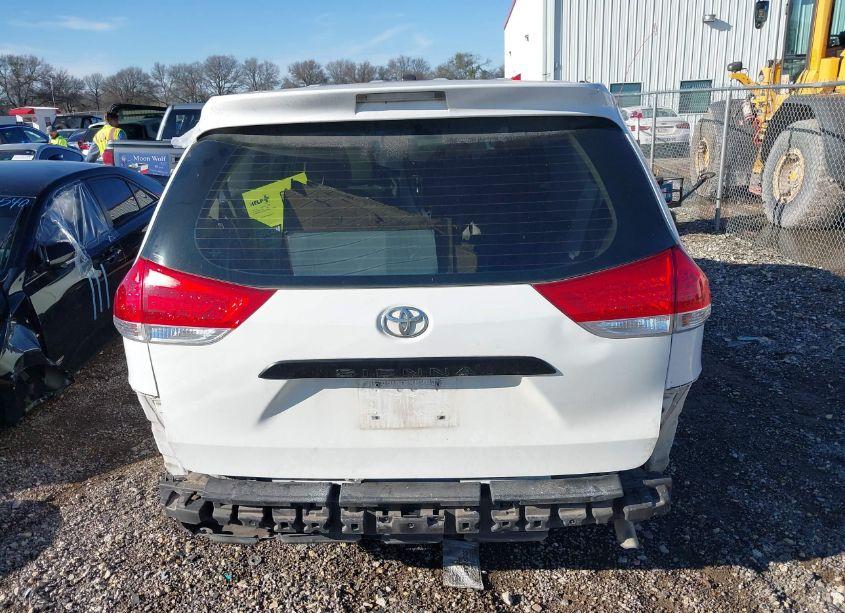Photo 17 of 2014 Toyota Sienna L V6 7 PASSENGER (VIN 5TDZK3DC4ES467966)