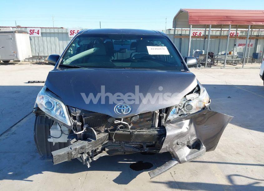 Photo 13 of 2016 Toyota Sienna L 7 PASSENGER (VIN 5TDZK3DC4GS726572)