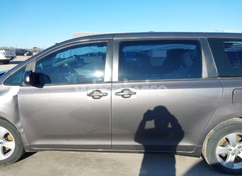 Photo 15 of 2016 Toyota Sienna L 7 PASSENGER (VIN 5TDZK3DC4GS726572)