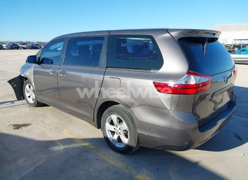 Photo 3 of 2016 Toyota Sienna L 7 PASSENGER (VIN 5TDZK3DC4GS726572)