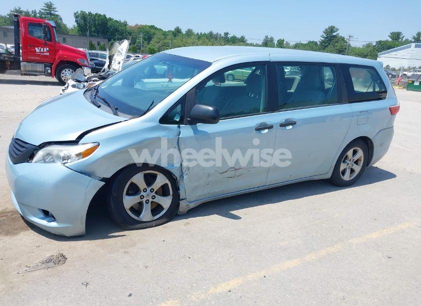 Photo 2 of 2016 Toyota Sienna L 7 PASSENGER (VIN 5TDZK3DC4GS750290)