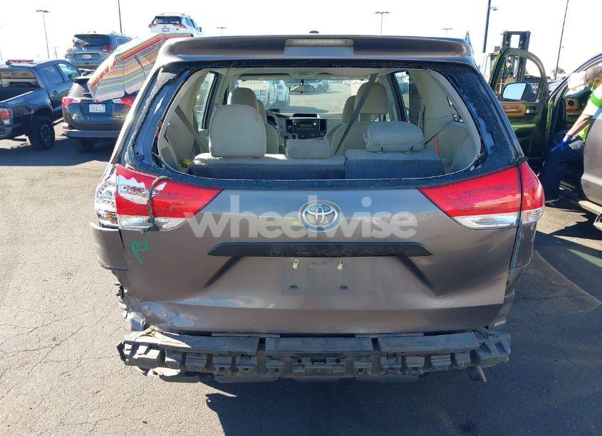 Photo 17 of 2011 Toyota Sienna BASE V6 (VIN 5TDZK3DC5BS004441)