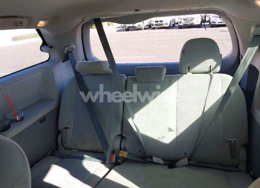 Photo 18 of 2011 Toyota Sienna BASE V6 (VIN 5TDZK3DC5BS004441)
