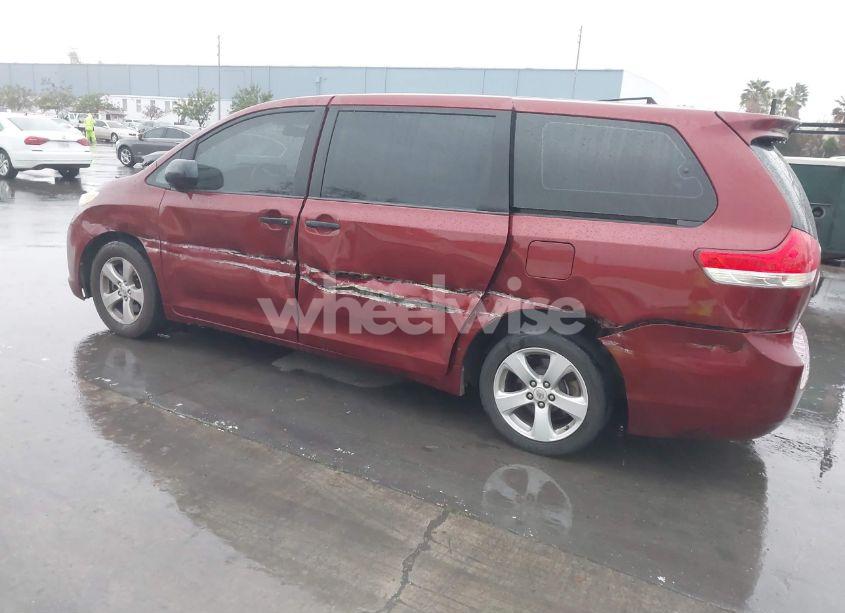 Photo 3 of 2011 Toyota Sienna BASE V6 (VIN 5TDZK3DC5BS007047)