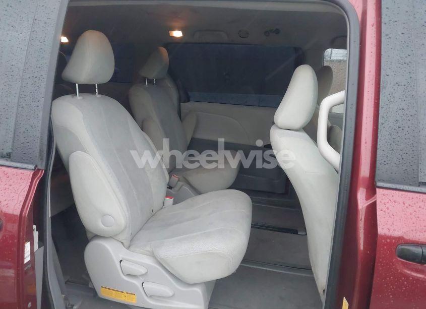 Photo 8 of 2011 Toyota Sienna BASE V6 (VIN 5TDZK3DC5BS007047)