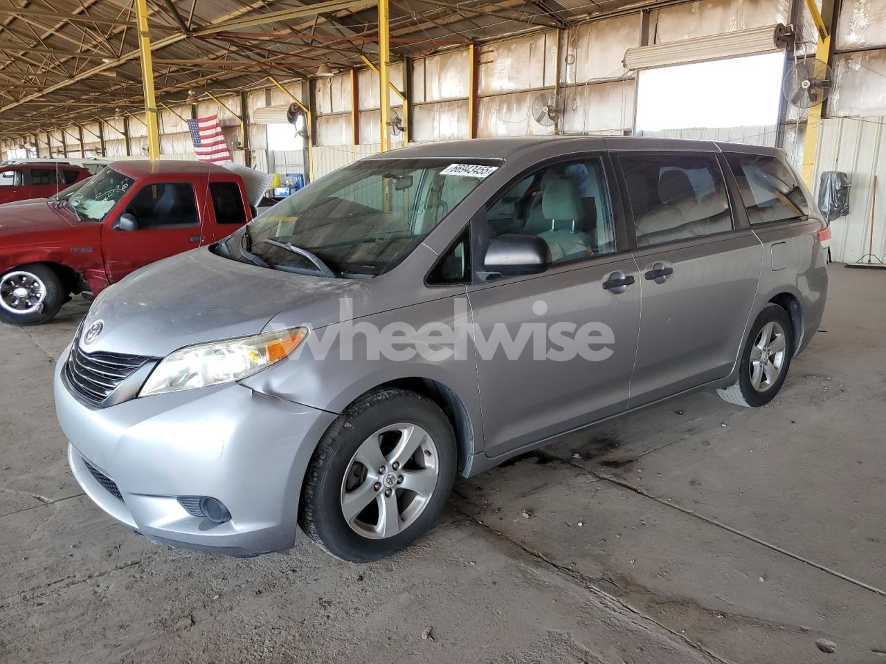 2011 TOYOTA SIENNA (VIN 5TDZK3DC5BS018839) main photo
