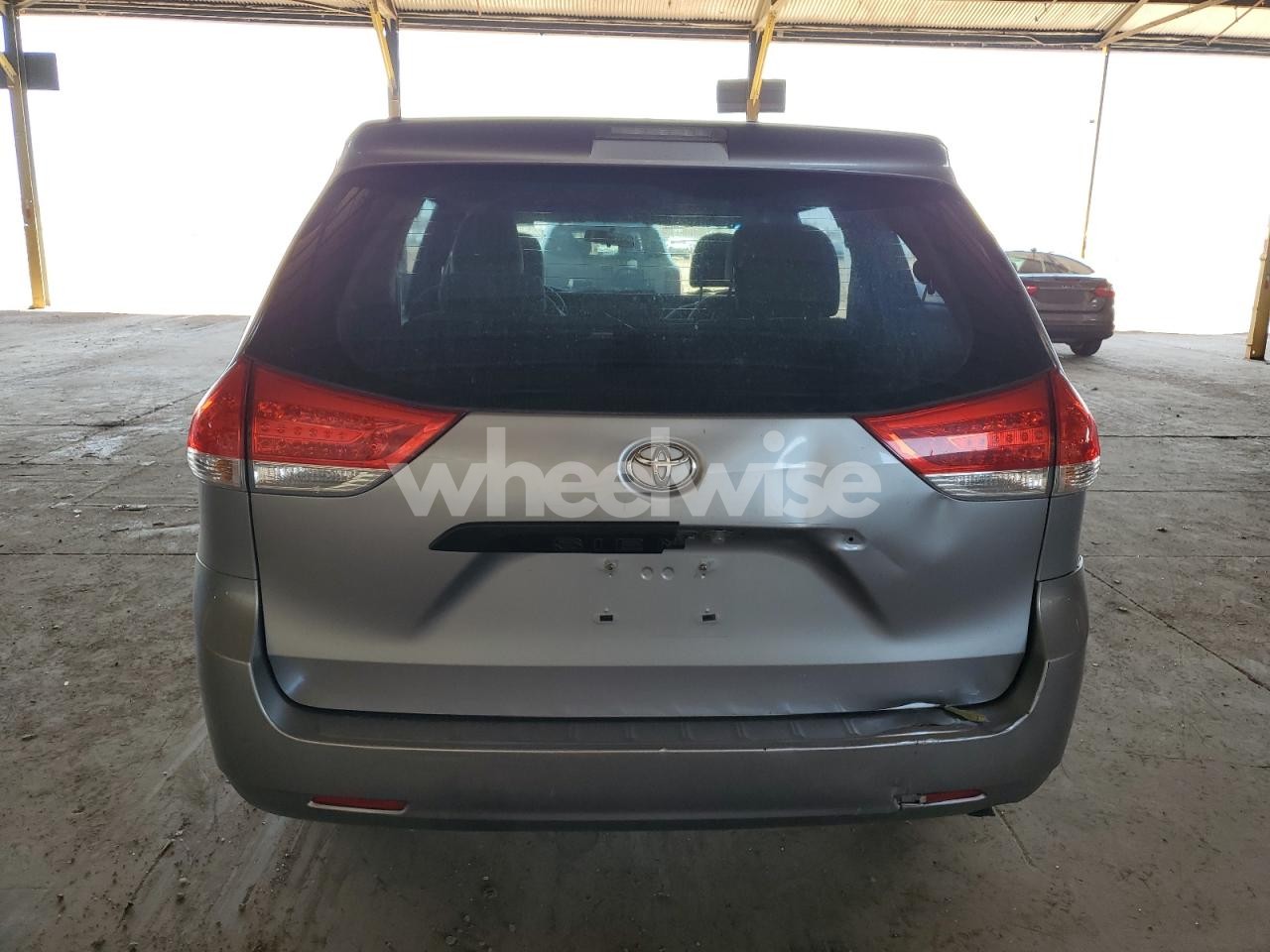 Photo 6 of 2011 TOYOTA SIENNA (VIN 5TDZK3DC5BS018839)