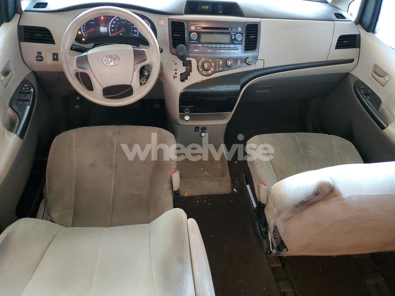 Photo 8 of 2011 TOYOTA SIENNA (VIN 5TDZK3DC5BS018839)