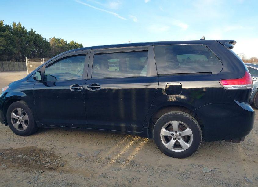 Photo 14 of 2014 Toyota Sienna L V6 7 PASSENGER (VIN 5TDZK3DC5ES426357)