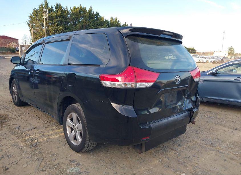Photo 3 of 2014 Toyota Sienna L V6 7 PASSENGER (VIN 5TDZK3DC5ES426357)