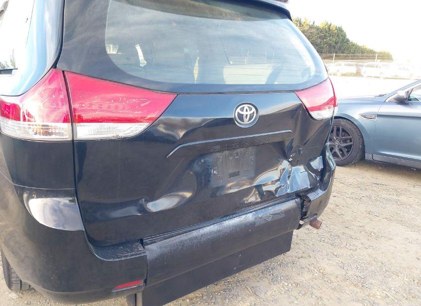 Photo 6 of 2014 Toyota Sienna L V6 7 PASSENGER (VIN 5TDZK3DC5ES426357)