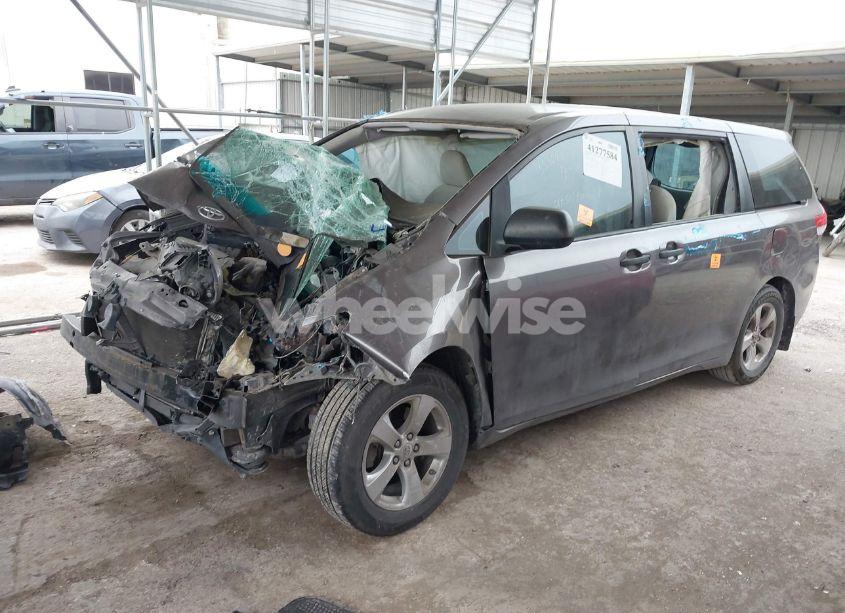 Photo 2 of 2014 Toyota Sienna L V6 7 PASSENGER (VIN 5TDZK3DC5ES475204)