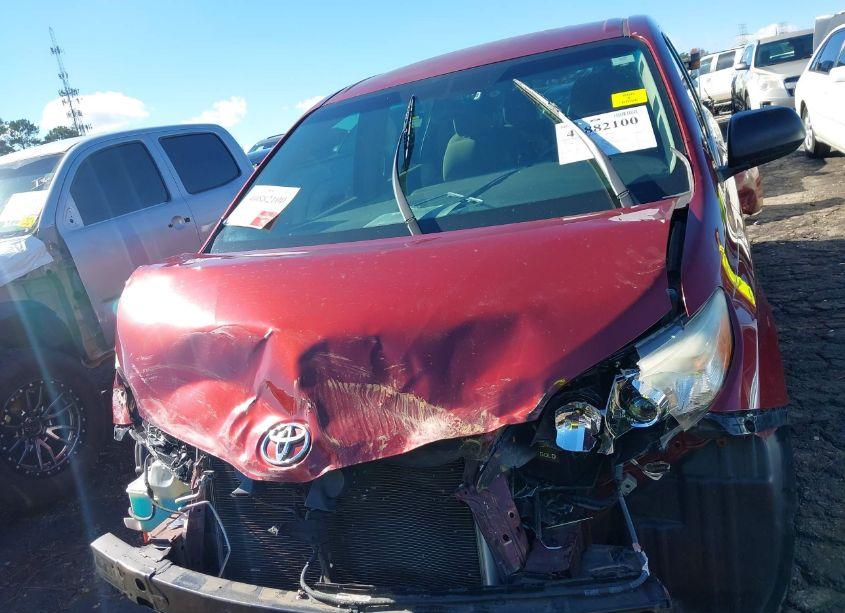 Photo 13 of 2015 Toyota Sienna L 7 PASSENGER (VIN 5TDZK3DC5FS613017)