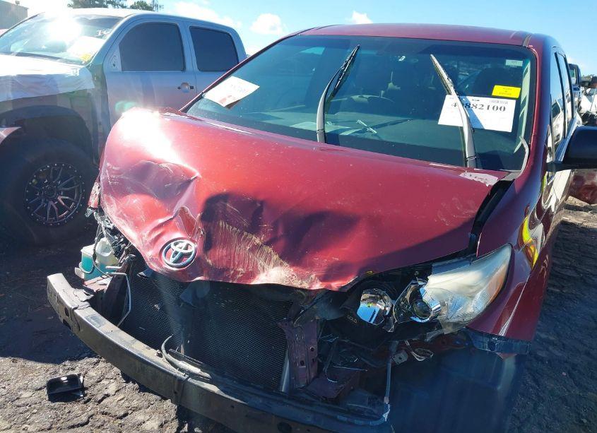 Photo 6 of 2015 Toyota Sienna L 7 PASSENGER (VIN 5TDZK3DC5FS613017)
