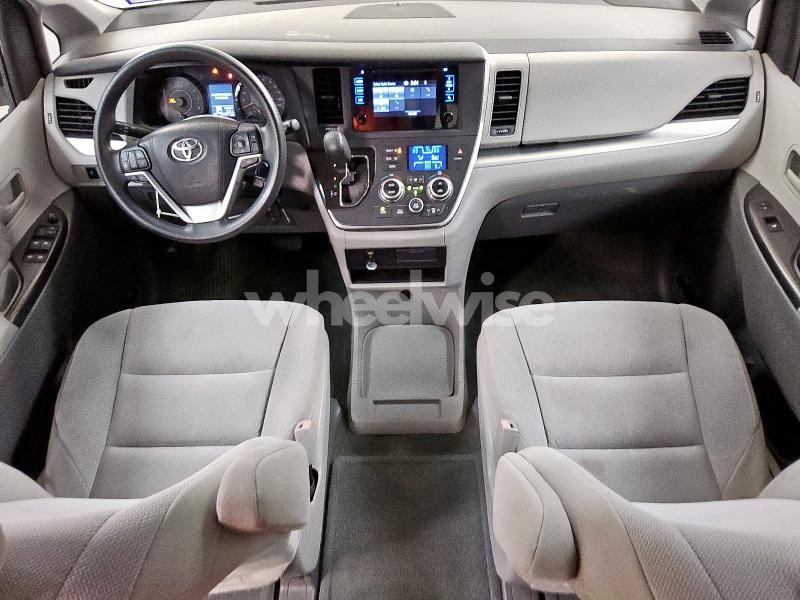 Photo 10 of 2016 TOYOTA SIENNA (VIN 5TDZK3DC5GS697759)