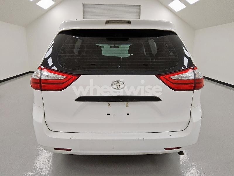 Photo 4 of 2016 TOYOTA SIENNA (VIN 5TDZK3DC5GS697759)