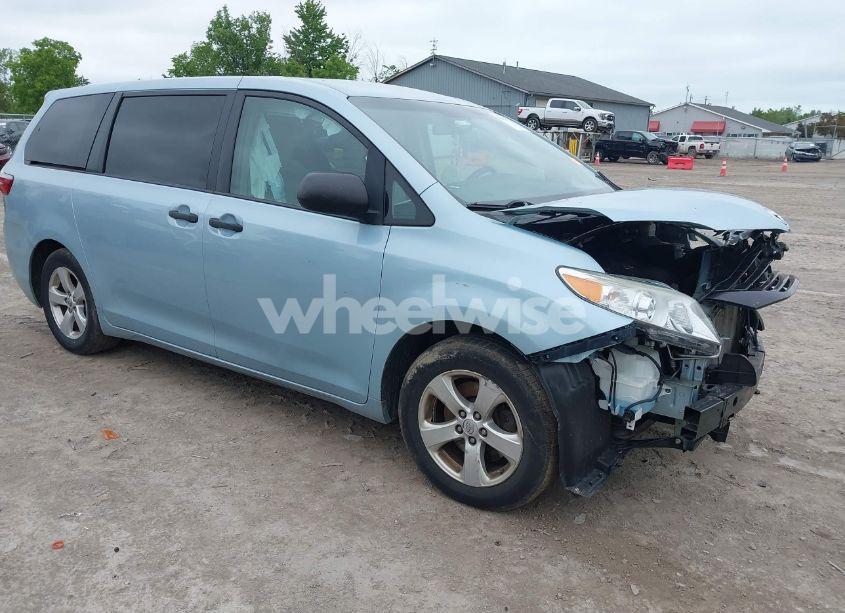 2016 Toyota Sienna L 7 PASSENGER (VIN 5TDZK3DC5GS710011) main photo