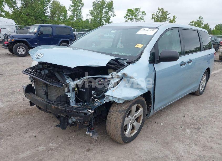 Photo 2 of 2016 Toyota Sienna L 7 PASSENGER (VIN 5TDZK3DC5GS710011)