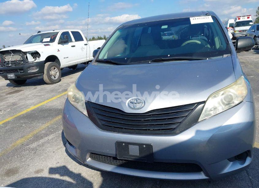 Photo 12 of 2011 Toyota Sienna BASE V6 (VIN 5TDZK3DC6BS028411)