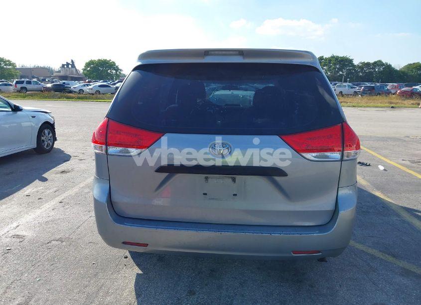 Photo 16 of 2011 Toyota Sienna BASE V6 (VIN 5TDZK3DC6BS028411)