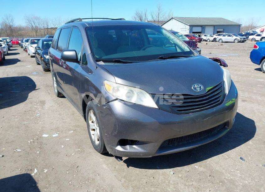 2011 Toyota Sienna BASE V6 (VIN 5TDZK3DC6BS125737) main photo