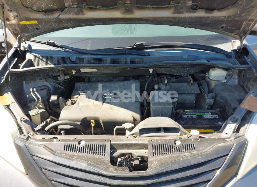 Photo 10 of 2011 Toyota Sienna BASE V6 (VIN 5TDZK3DC6BS125737)