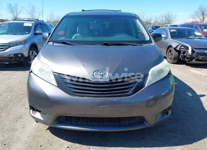 Photo 12 of 2011 Toyota Sienna BASE V6 (VIN 5TDZK3DC6BS125737)