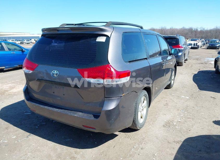 Photo 4 of 2011 Toyota Sienna BASE V6 (VIN 5TDZK3DC6BS125737)