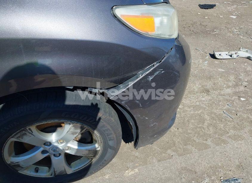 Photo 6 of 2011 Toyota Sienna BASE V6 (VIN 5TDZK3DC6BS125737)