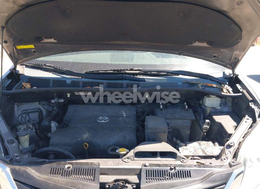 Photo 10 of 2011 Toyota Sienna BASE V6 (VIN 5TDZK3DC6BS171780)