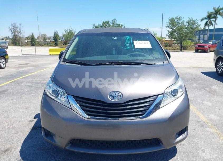Photo 12 of 2011 Toyota Sienna BASE V6 (VIN 5TDZK3DC6BS171780)