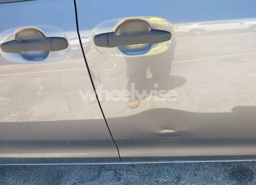 Photo 18 of 2011 Toyota Sienna BASE V6 (VIN 5TDZK3DC6BS171780)