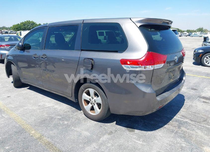 Photo 3 of 2011 Toyota Sienna BASE V6 (VIN 5TDZK3DC6BS171780)