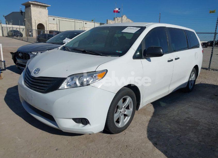 Photo 2 of 2012 Toyota Sienna BASE V6 7 PASSENGER (VIN 5TDZK3DC6CS178052)