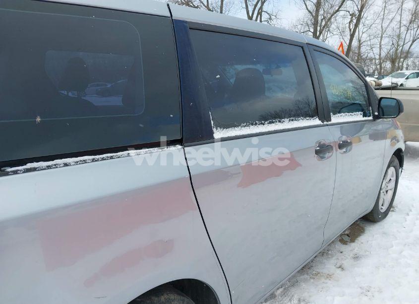 Photo 13 of 2012 Toyota Sienna BASE V6 7 PASSENGER (VIN 5TDZK3DC6CS277471)