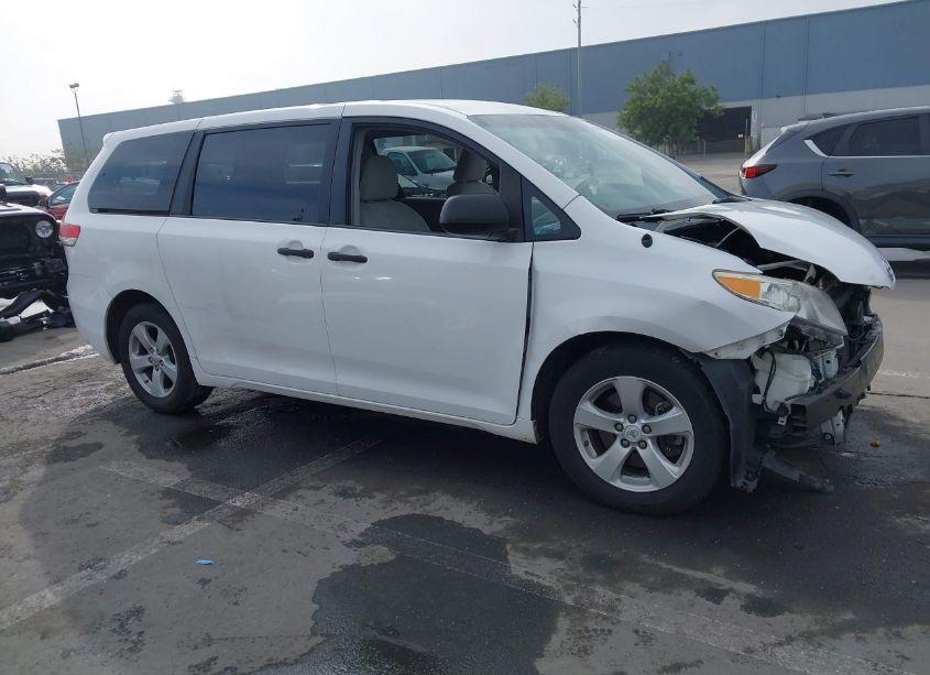 2013 Toyota Sienna L V6 7 PASSENGER (VIN 5TDZK3DC6DS280582) main photo