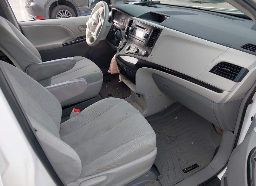 Photo 5 of 2013 Toyota Sienna L V6 7 PASSENGER (VIN 5TDZK3DC6DS280582)