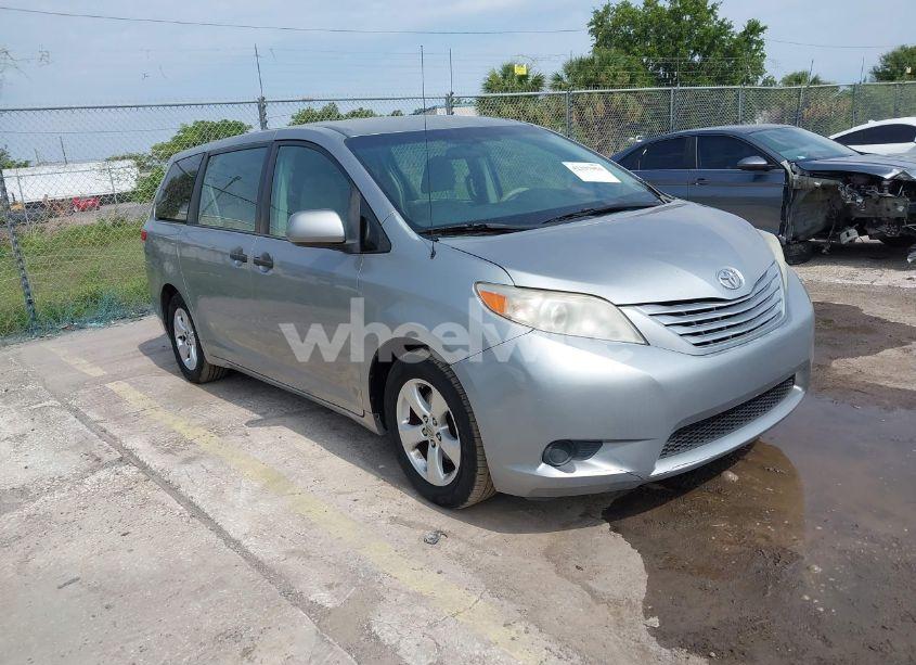 2013 Toyota Sienna L V6 7 PASSENGER (VIN 5TDZK3DC6DS349268) main photo